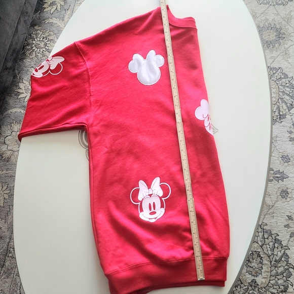 NWOT Disney Minnie Mouse Sweatshirt, Adult 1X, red, iridescent - Picture 9 of 9